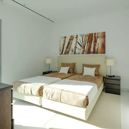 Bynd Villas Aged + 50 Travellers Вилла Алкабидеше